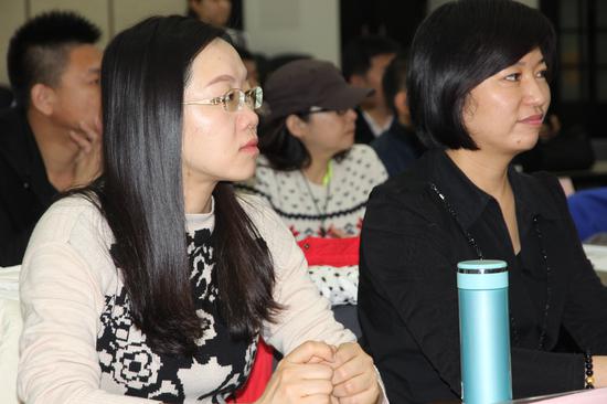 
四川郭瑞霞（左）与黑龙江崔燕